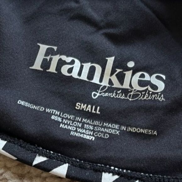 Frankies Bikinis Aleisha Strappy Bikini Top White/Black Houndstooth Size SMALL - Picture 4 of 6